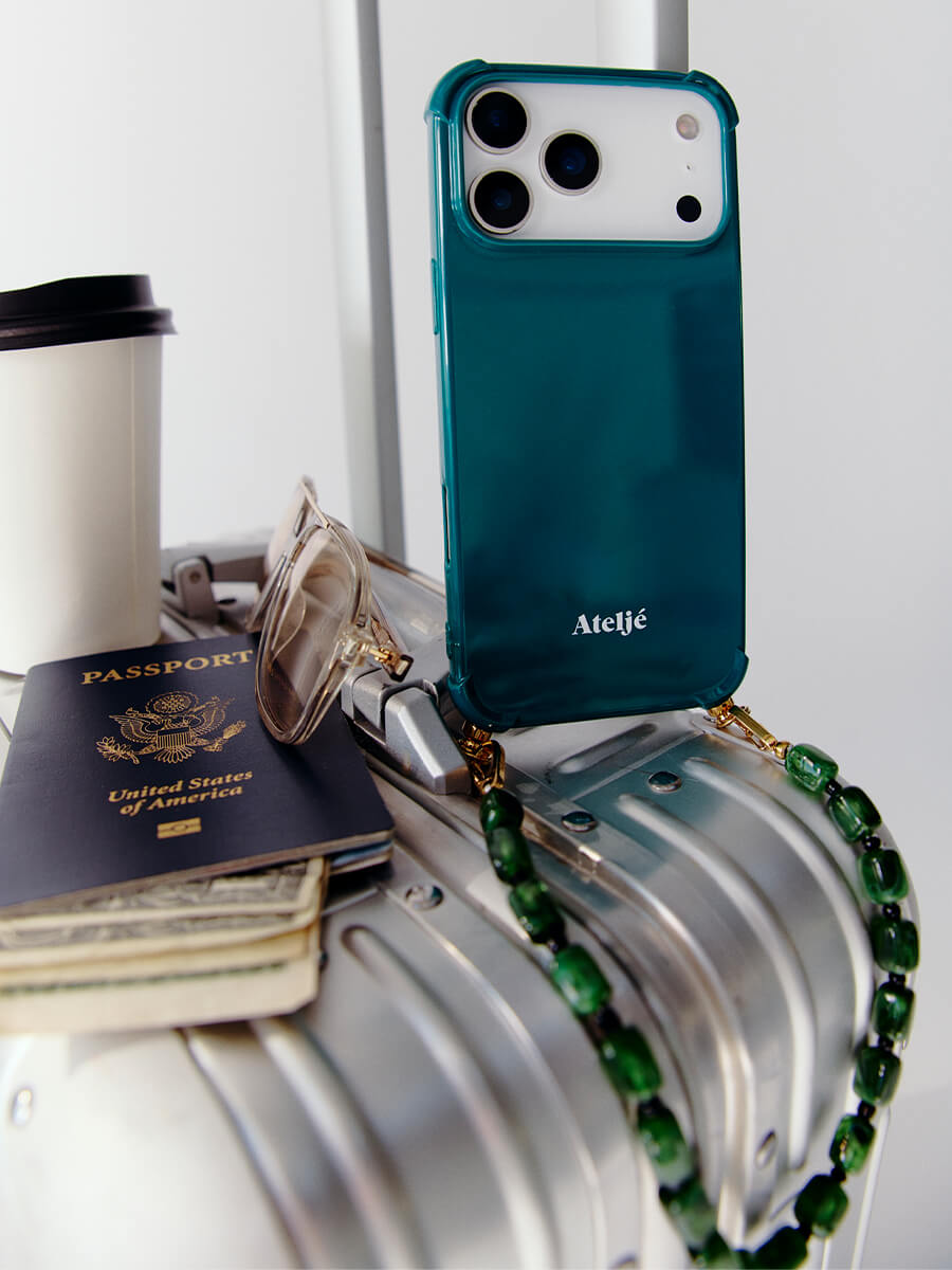 Ateljé Short Phone Cord - Touch Grass