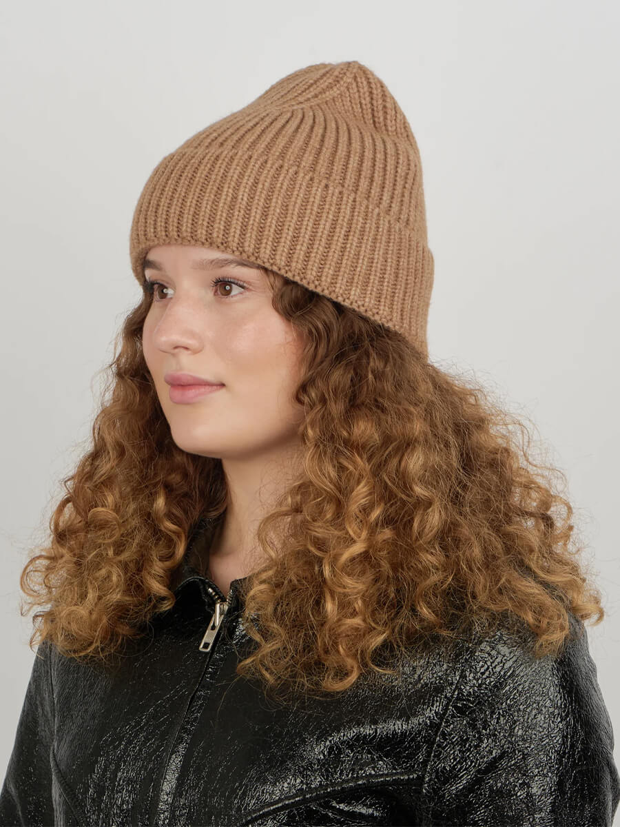 Sui-Ava-Nico-Beanie-Camel