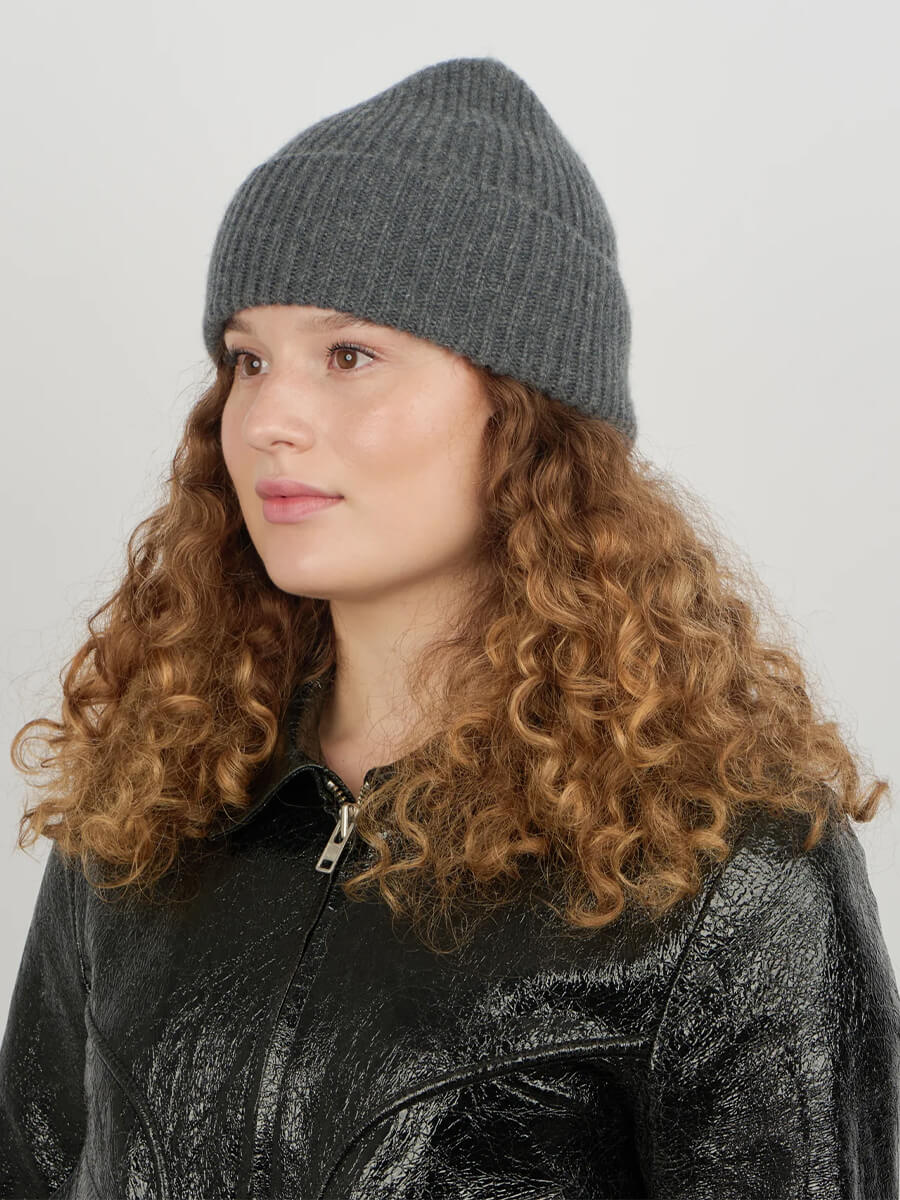 Sui Ava - Cashmere Beanie - Dark Grey