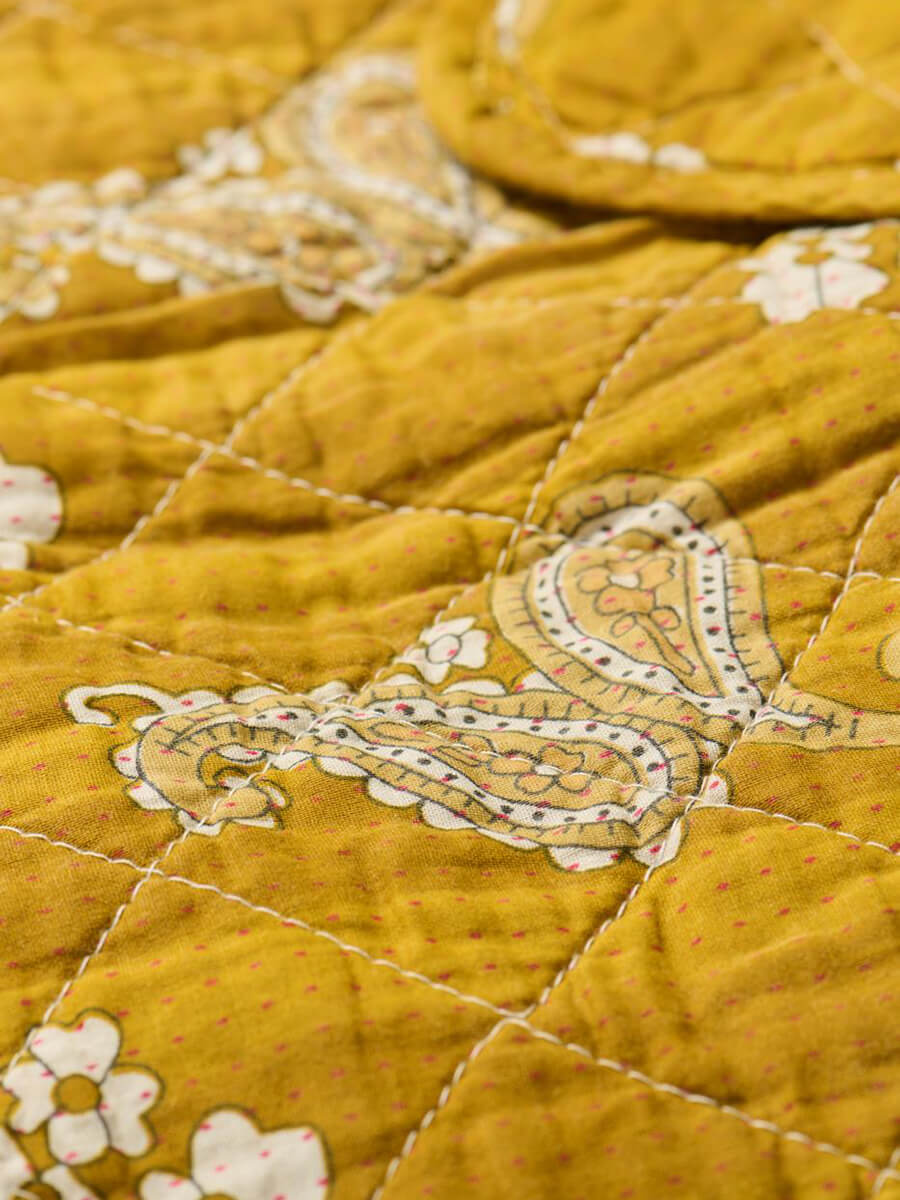 Vintage Quilt 130 x 180 - Mustard with Paisley Pattern