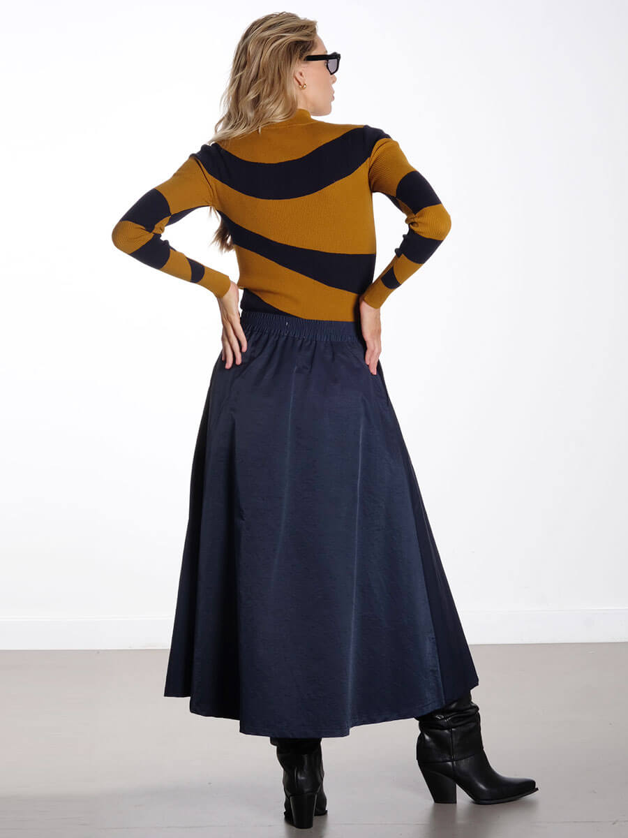 essentiel antwerp Goose Knit Sweater Brown & Black Object Dina Skirt