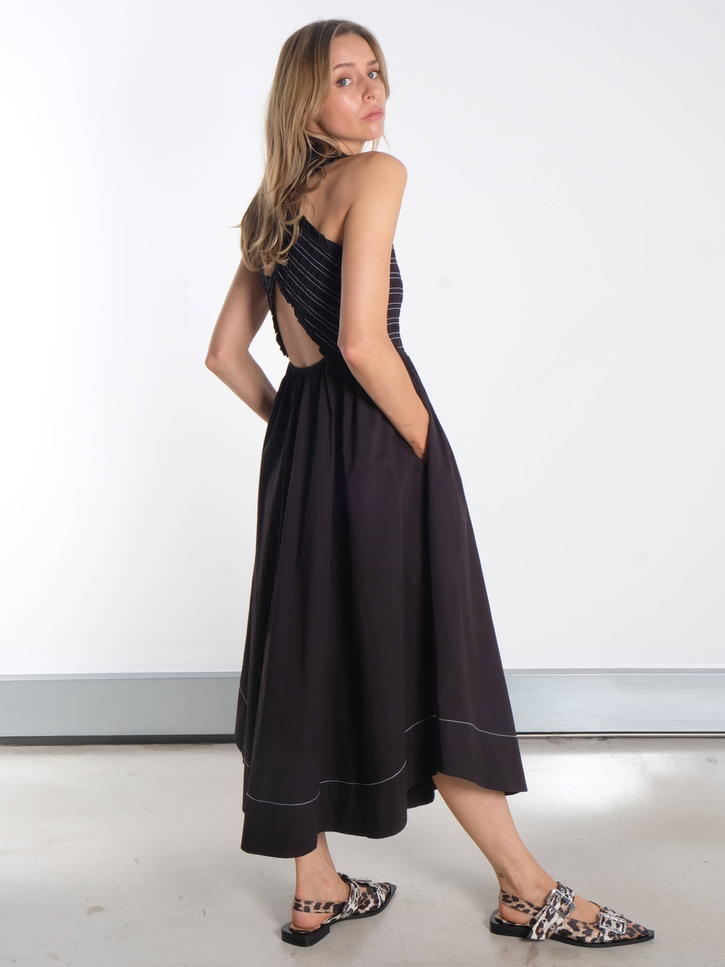 ganni-black-washed-stretch-cotton-smock-midi-dress